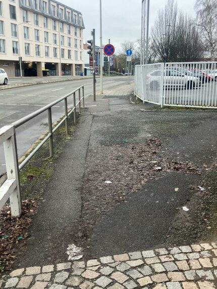 Fußweg im Kreuzungsbereich