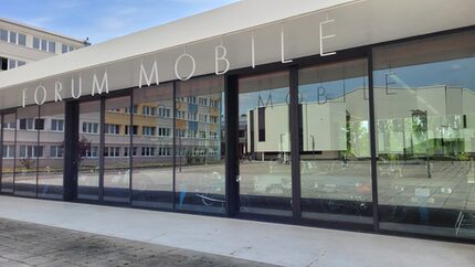 Außenansicht des Forum Mobile der WHZ