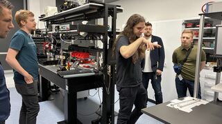 Führung durch die AZOM-Labore