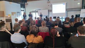 Netzwerktreffen in der Maschinenhalle der ZEV am 08.10.2024