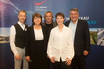 Referenten mit Oberbürgermeisterin Dr. Pia Findeiß und Wirtschaftsförderin Sandra Hempel