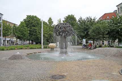 200614Freundschaftsbrunnen2.JPG