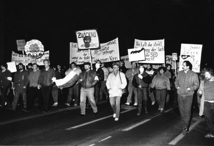 271014_Montagsdemo_Herbst_1989.jpg