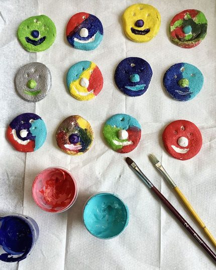 bemalte Schmunzelsteine