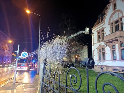 Drehleiter kommt zum Einsatz