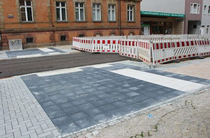 Querungsstelle mit Bodenindikatoren
