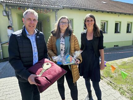 Carsten Gelfort (Geschäftsführer ASB Kreisverband Zwickau), Silvia Queck (Stadt Zwickau/Bürgermeisterin Bauen) und Katja Heinzig (Leiterin der Kita Planitzer Kinderwelt)