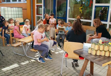 Bei den Wassertröpfchen drehte sich heute alles um die Biene