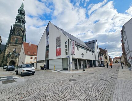 Pflasterarbeiten im Einmündungsbereich erforderten hohes fachliches Können