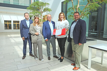 Übergabe Stiftungsurkunde