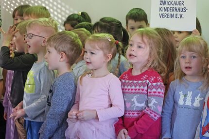 Kinder beim Programm