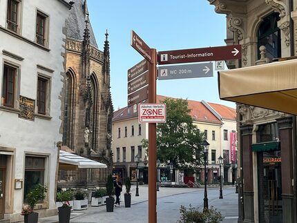 Hauptmarkt/ Marienplatzt mit Verbotsschild