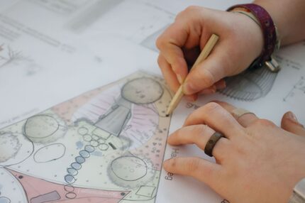 beim Zeichnen eigener Gestaltungsideen