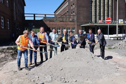 Spatenstich für die Umgestaltung des Bahnhofsvorplatzes