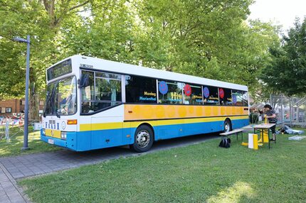 der Bus vor der Beklebung
