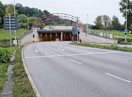 Tunnel B 93 zwischen Schloss Osterstein und der Glück-Auf-Brücke in Zwickau