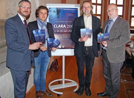 Gast zum Pressegespräch im Zwickauer Rathaus u.a. Elin Kolev, Violinist