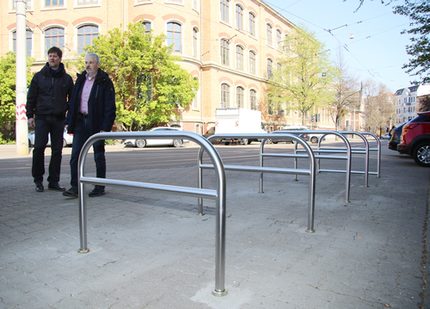 Fahrradbügel machen das Areal attraktiver