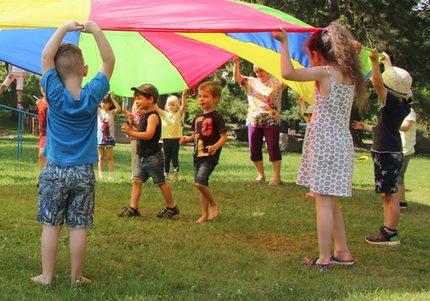 Bewegungsspiele im Garten 2018